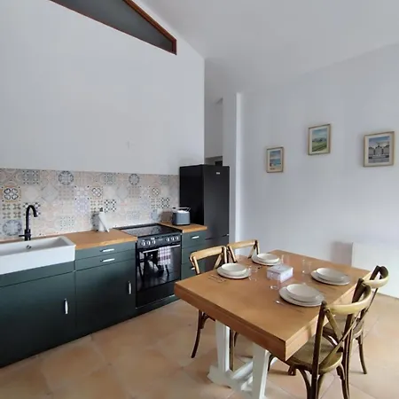 Casa de Férias Charming Comfortable Barn Coutras