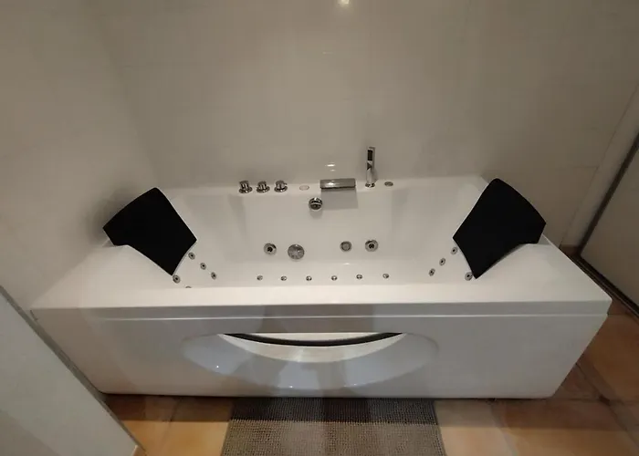 Charming Comfortable Barn Ferienhaus Coutras